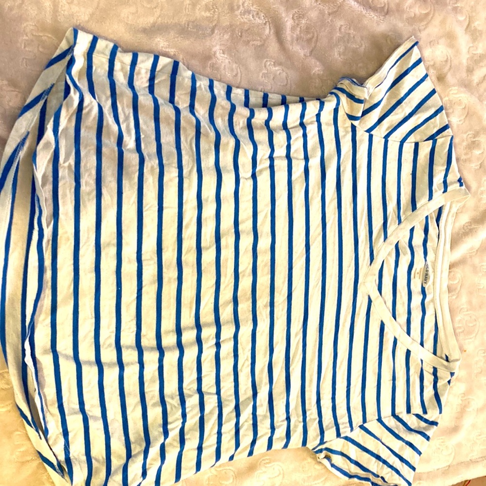 I have shirt size is medium can’t wear anymore just looking to get rid of